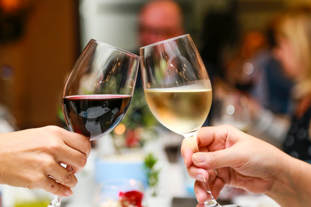 stempel Kunstig Ark Kalorier i vin - Hvor meget feder rødvin, hvidvin, rosé og champagne?